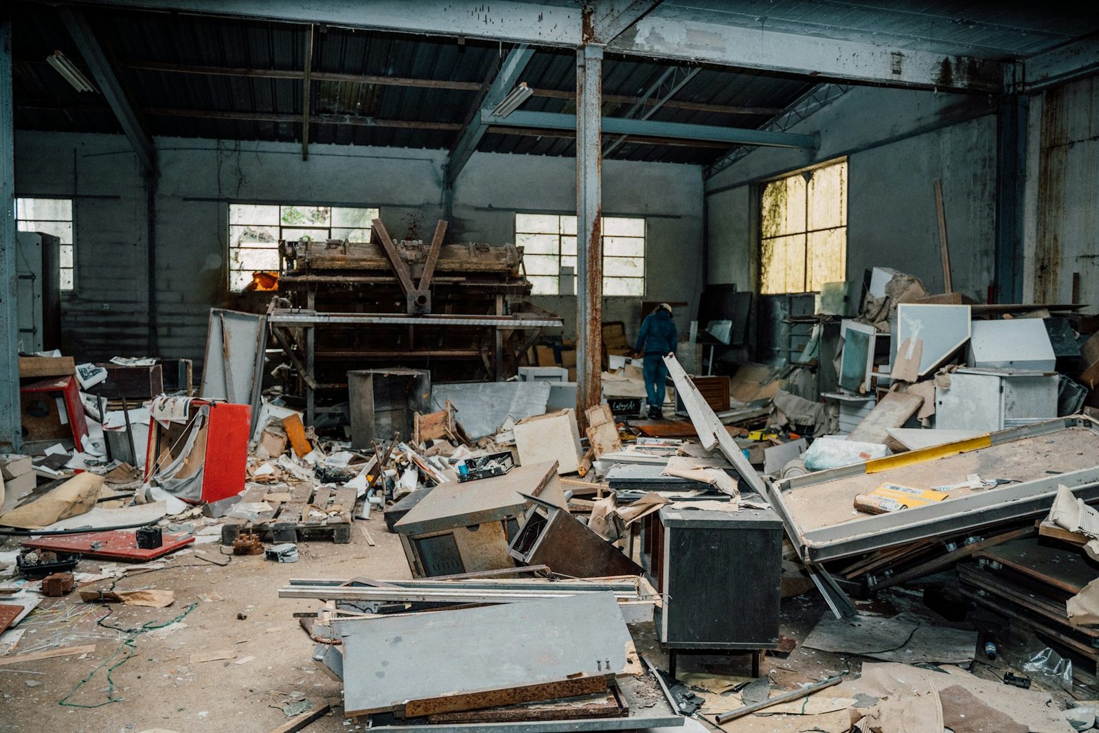 Garage cleared out after junk removal